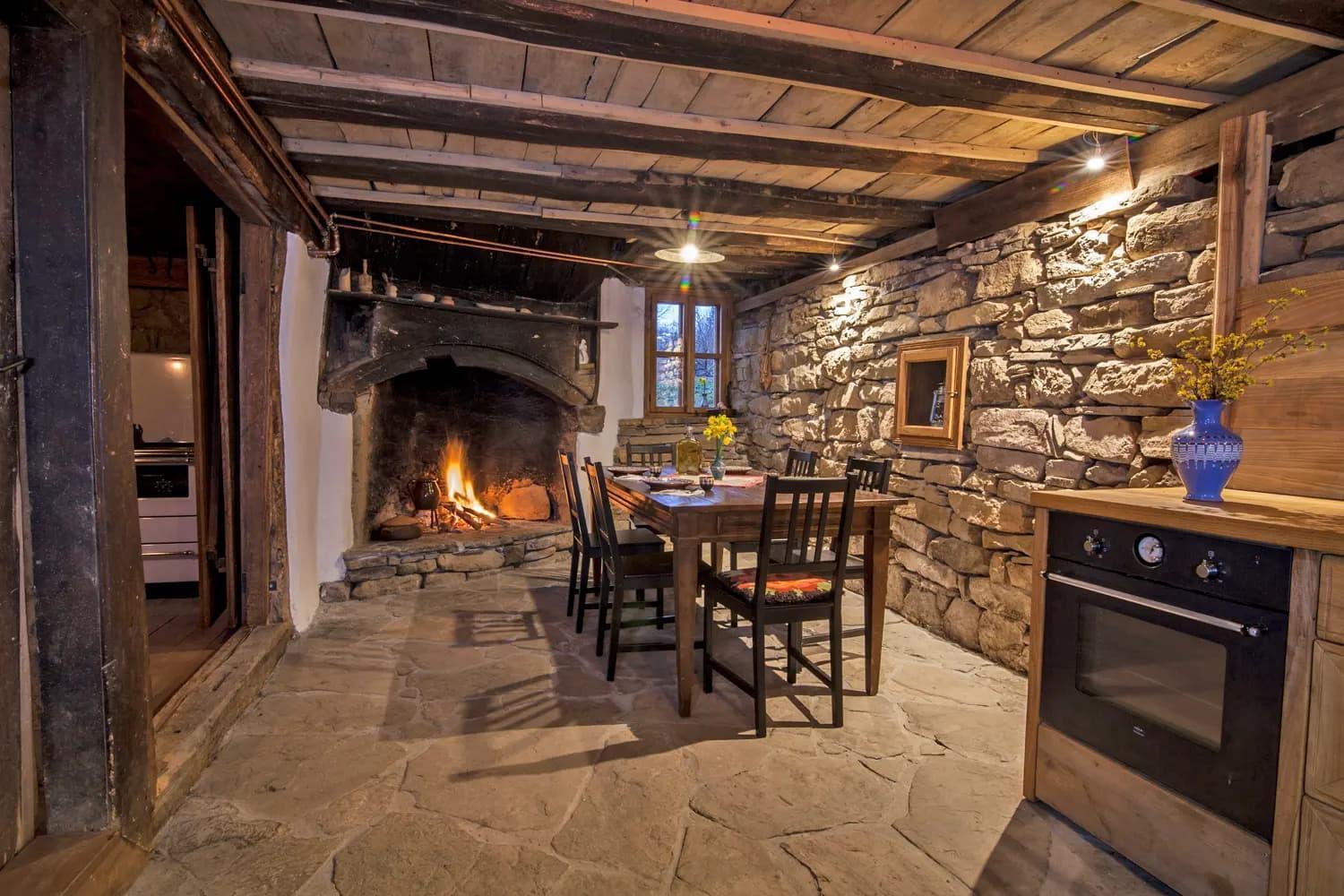 فيلا Authentic House With Stunning Mountain View - Karashka أبريلتسي المظهر الخارجي الصورة
